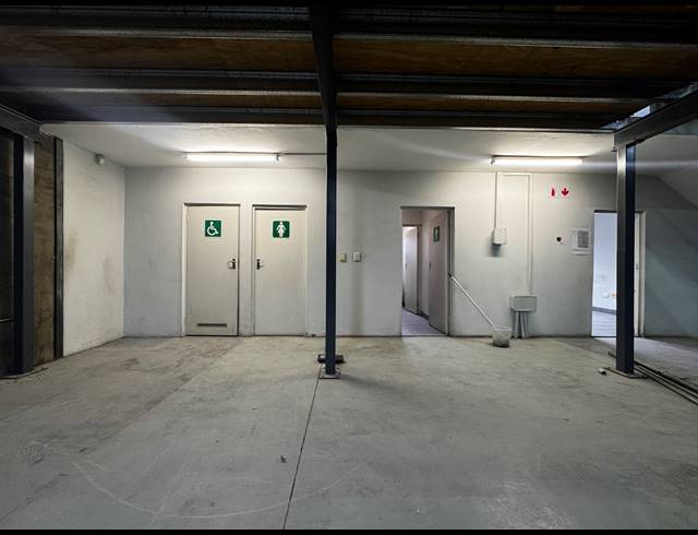 1,069M² WAREHOUSE TO LET IN BRIARDENE